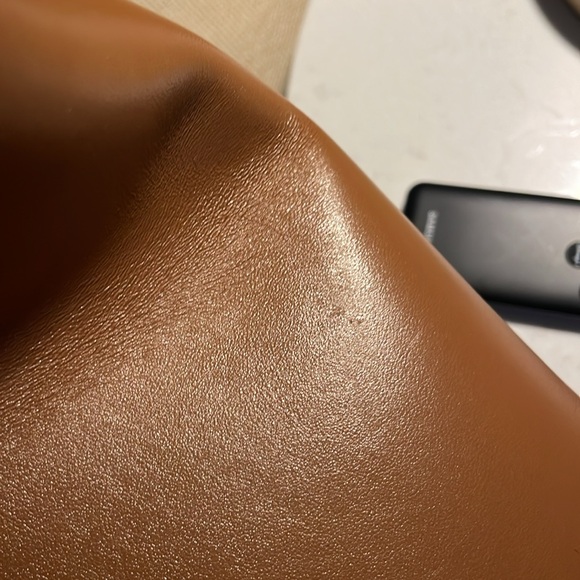 Elleme Baozi Cross-Body Bag - Picture 13 of 14